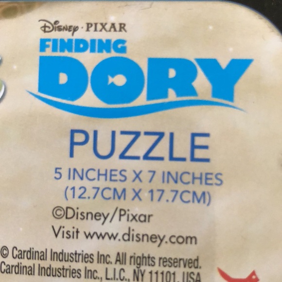 Disney Finding Dory 24 piece puzzle in small metal tin, like new - Picture 3 of 5